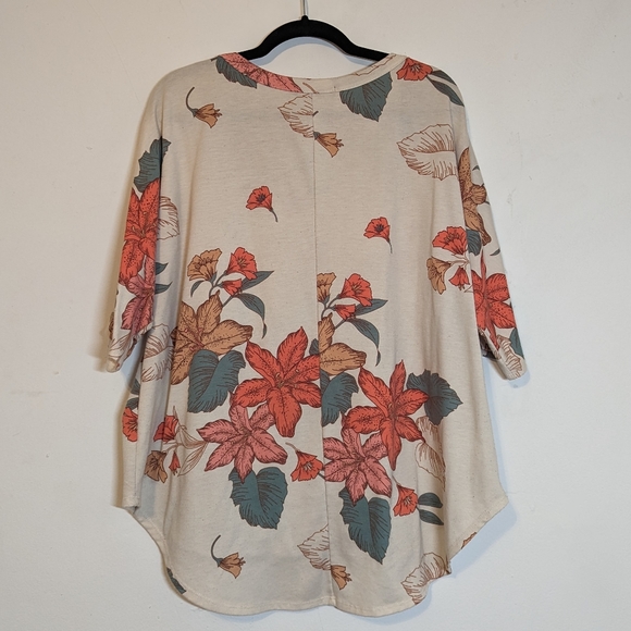 Floral Top - Picture 2 of 4